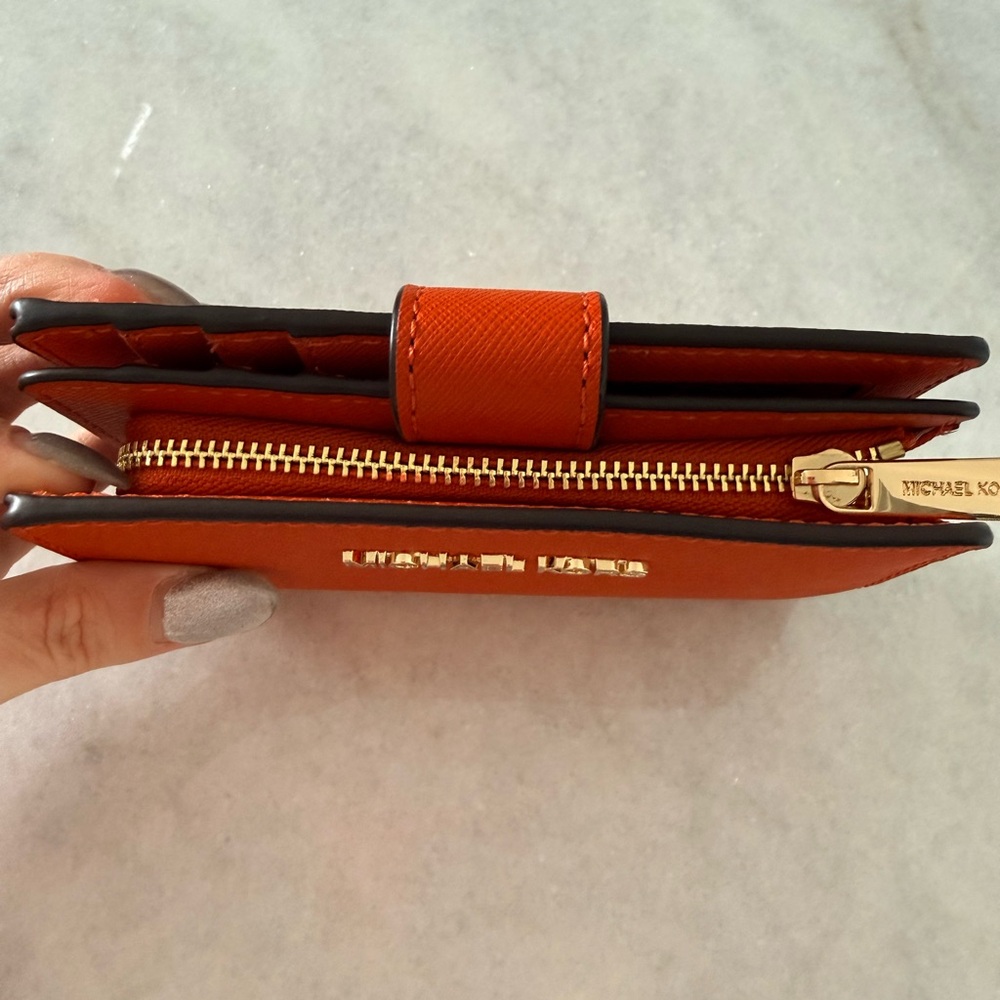 NEW Michael Kors Vibrant Orange Wallet - Picture 2 of 5